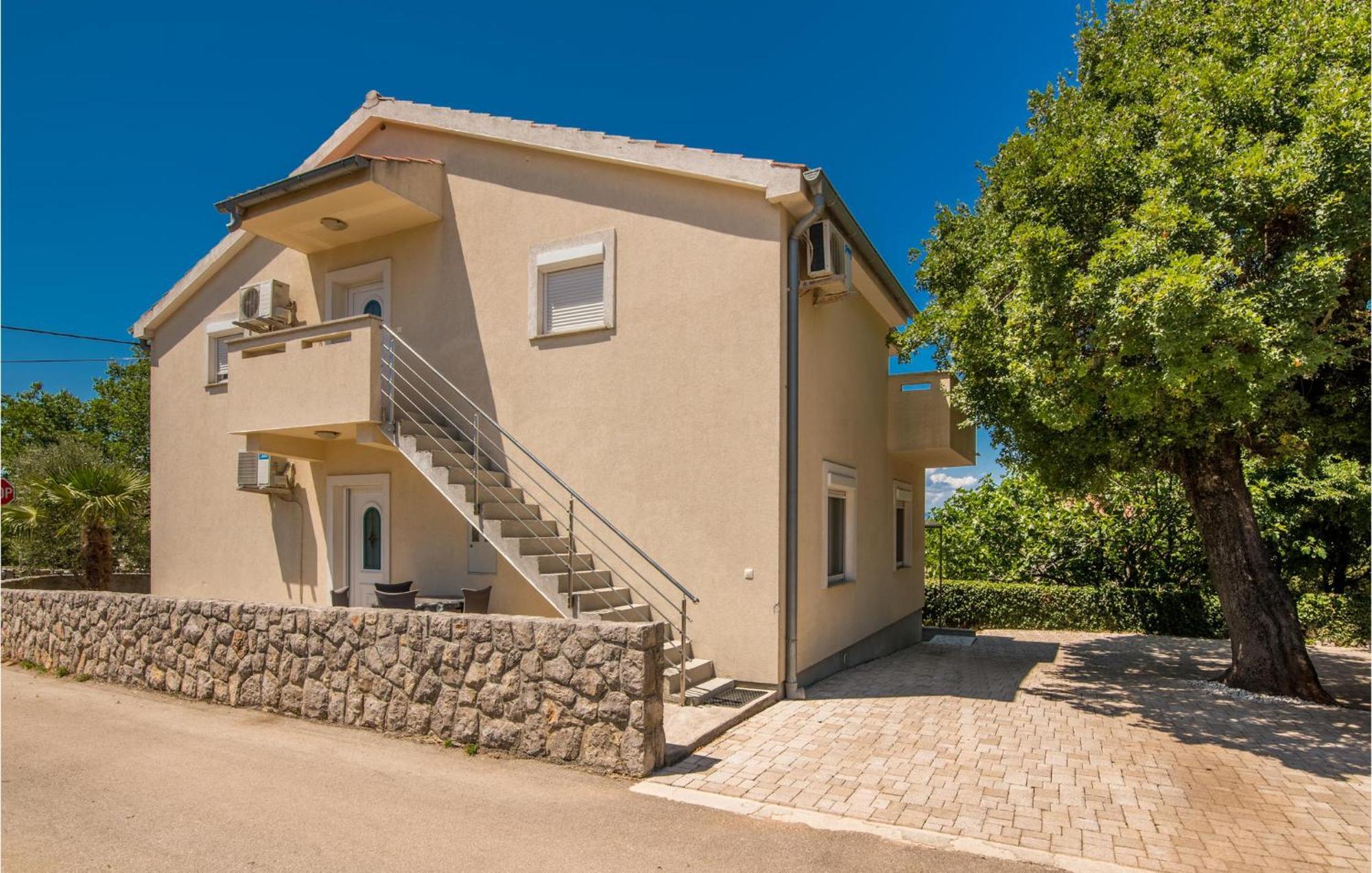 Cozy Apartment In Malinska Dubasnica With Wifi Buitenkant foto